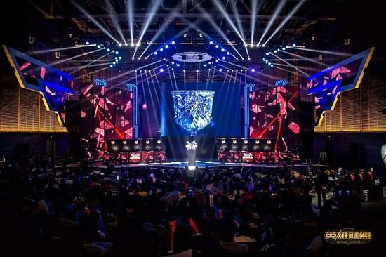 当他在下半 当他在下半